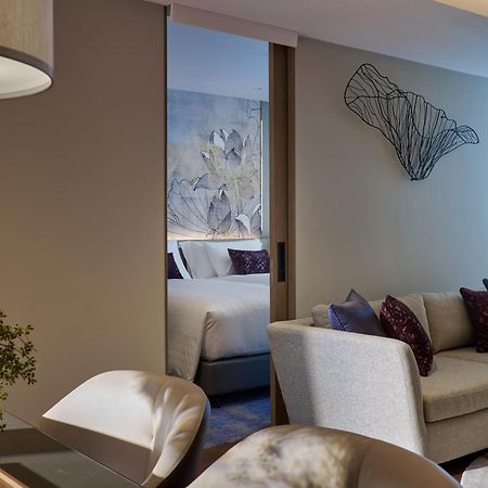 Chatrium Grand 曼谷 外观 照片 A sliding door